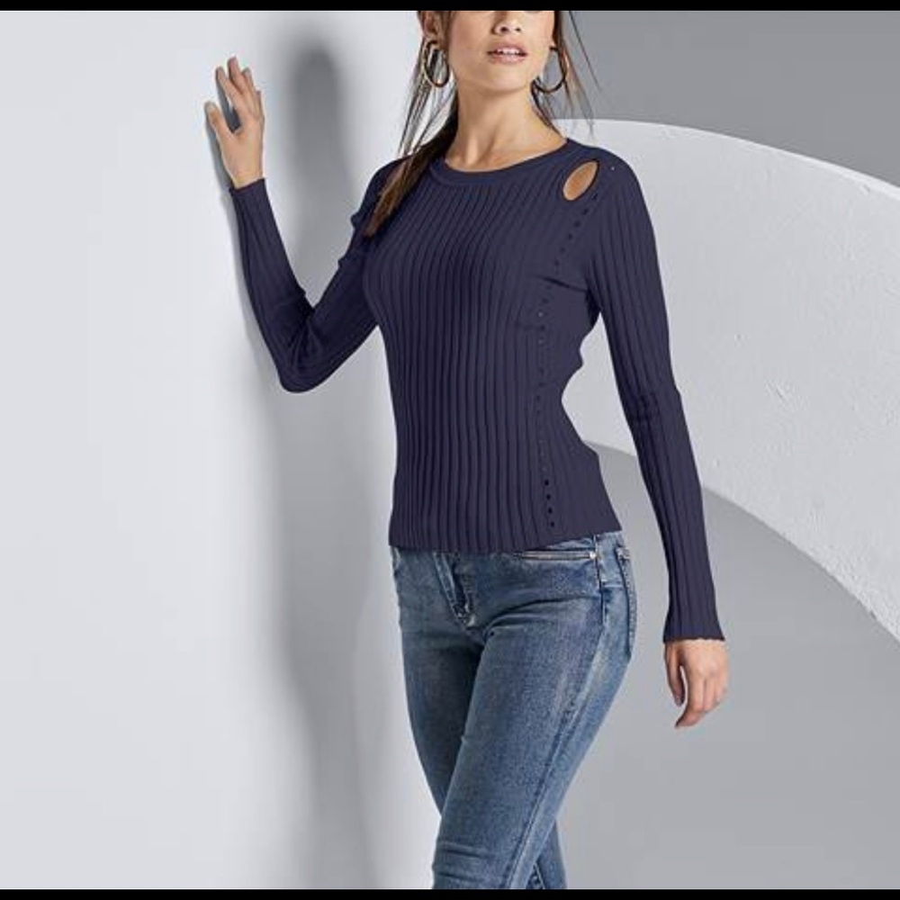 VENUS Ribbed Cutout Sweater，NWOT, size M